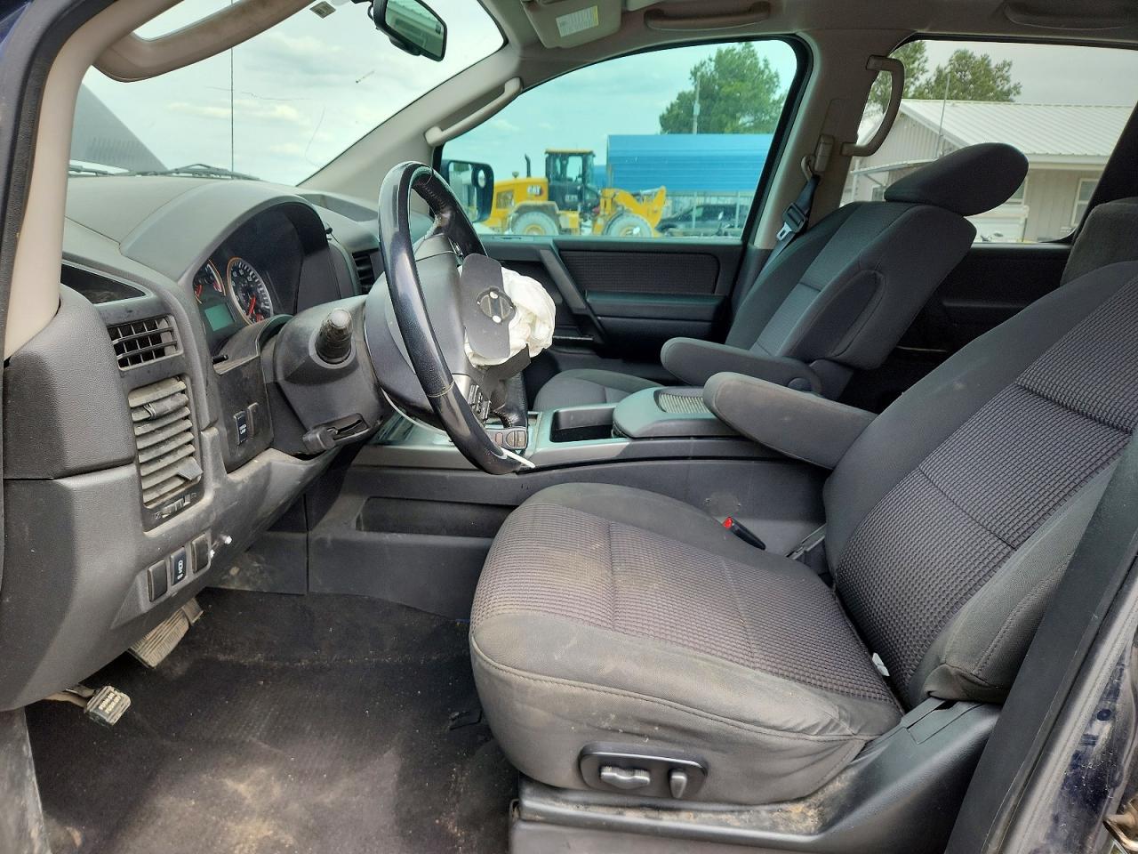 Nissan Titan Se