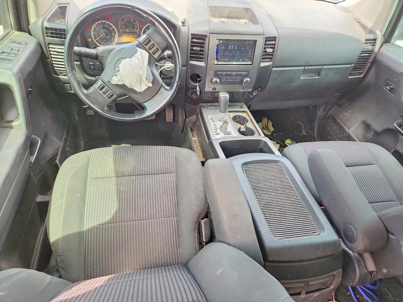 Nissan Titan Se