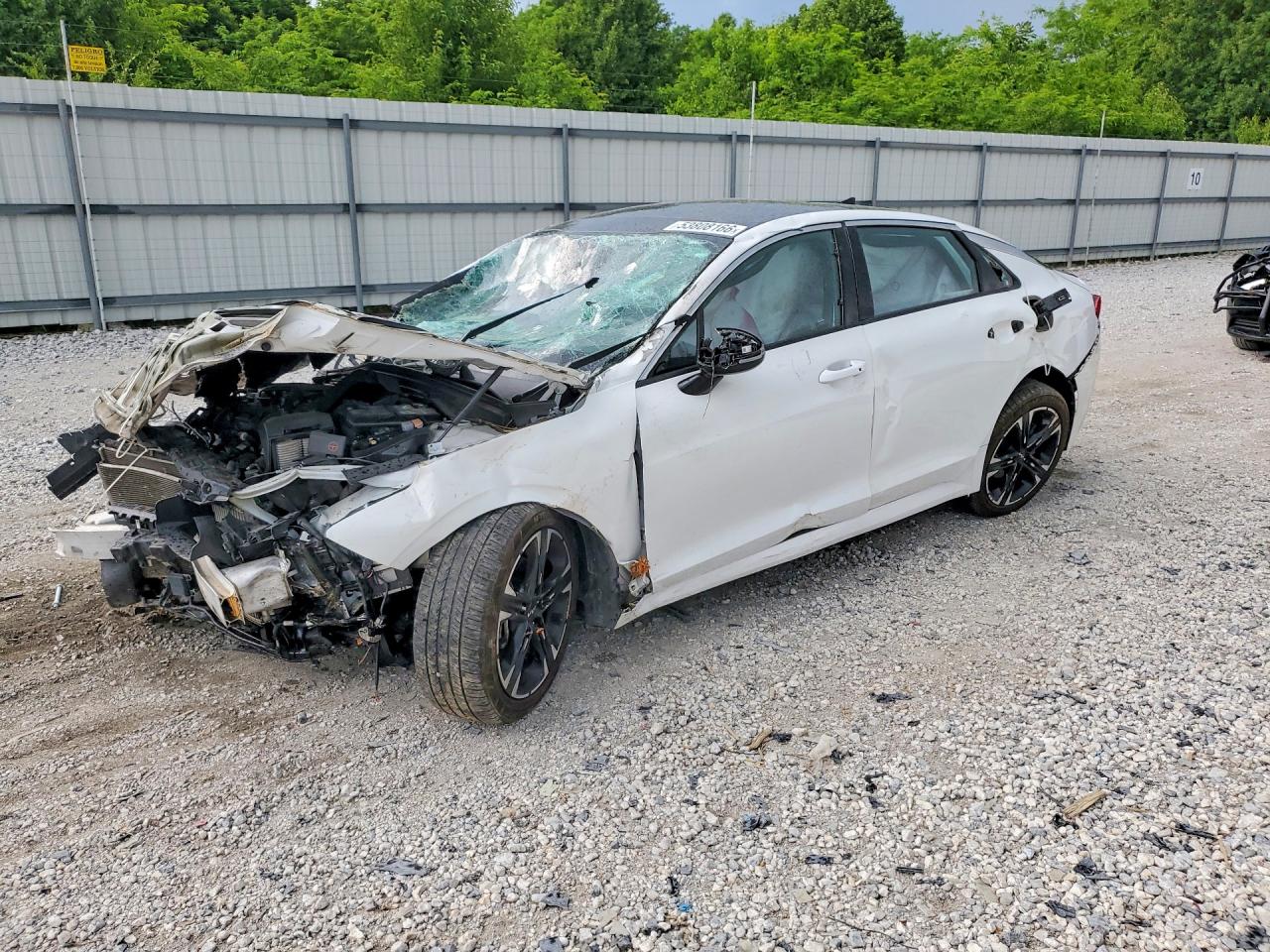 Salvage Kia K5 Image
