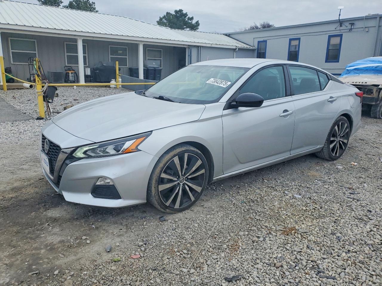 Salvage Nissan Altima Image
