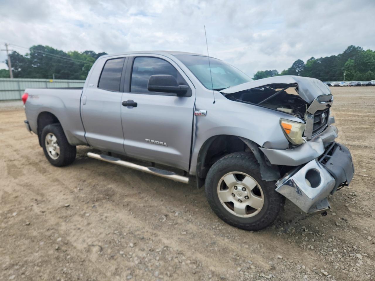 Toyota Tundra Double Cab Sr5