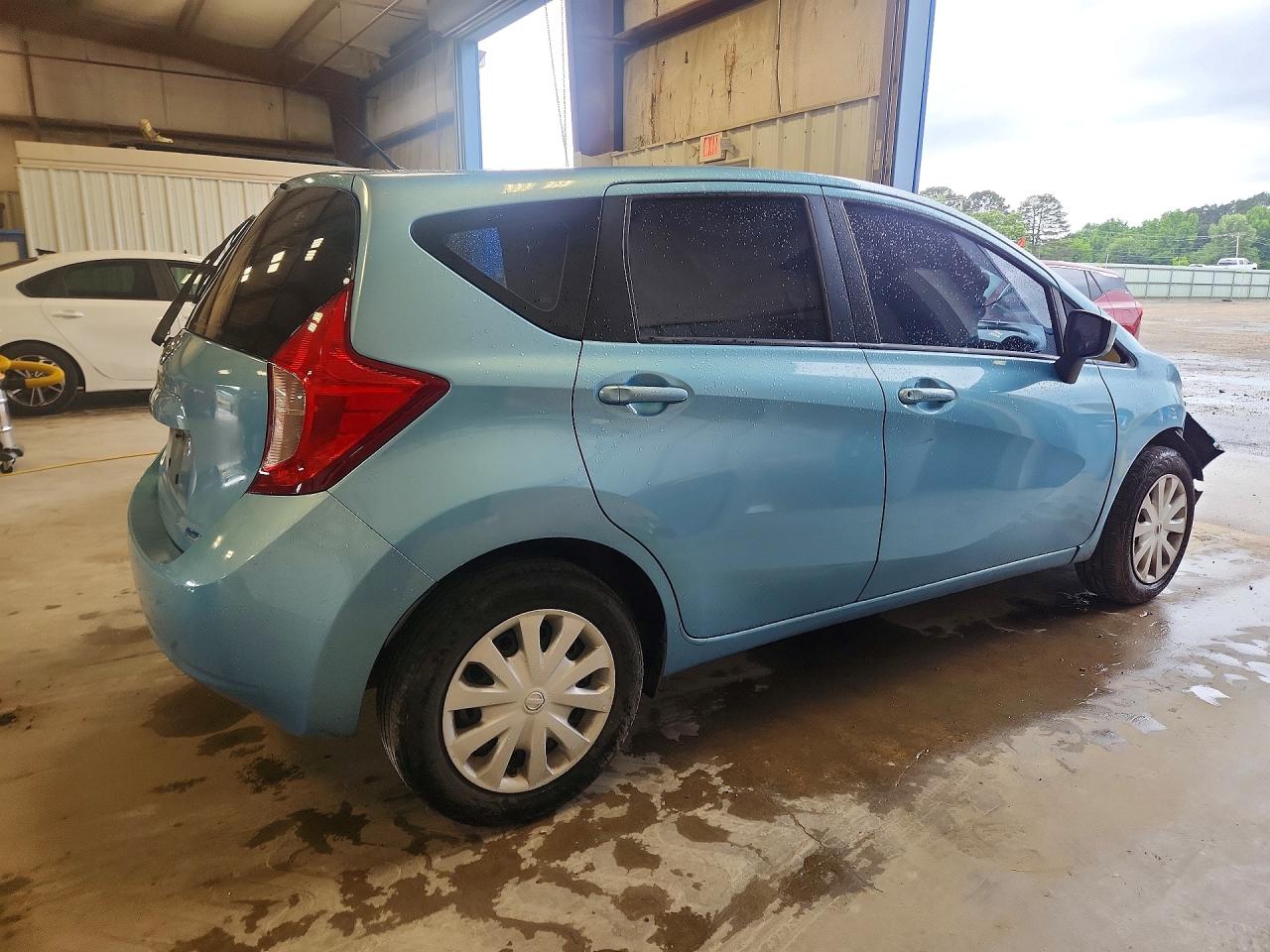 Nissan Versa S Plus