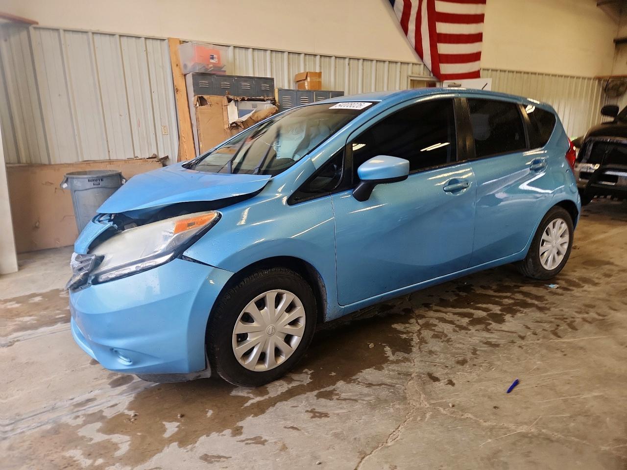 Salvage Nissan Versa Image