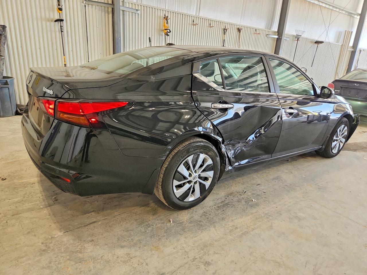 Nissan Altima S