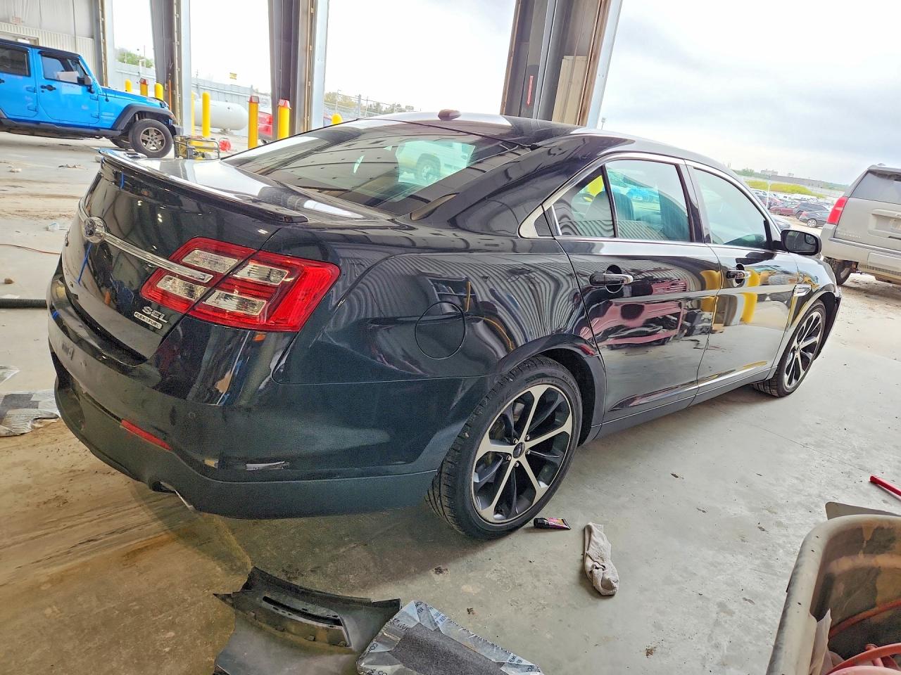 Ford Taurus Sel