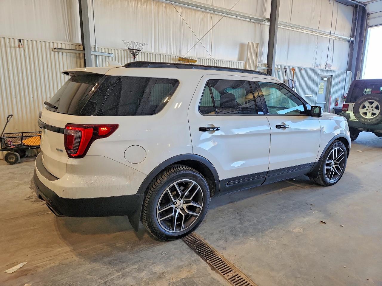 Ford Explorer Sport