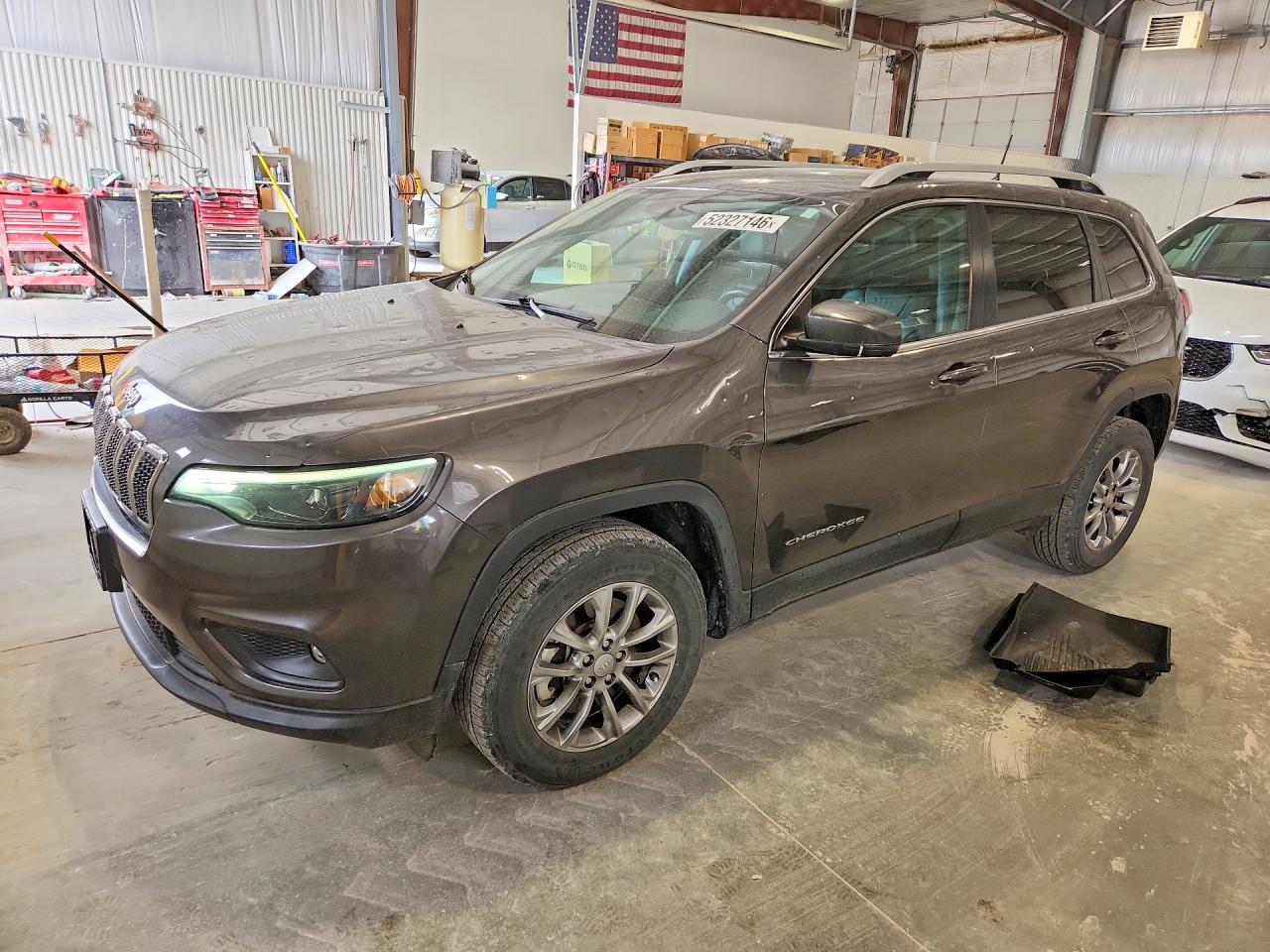 Salvage Jeep Grand Cherokee Image