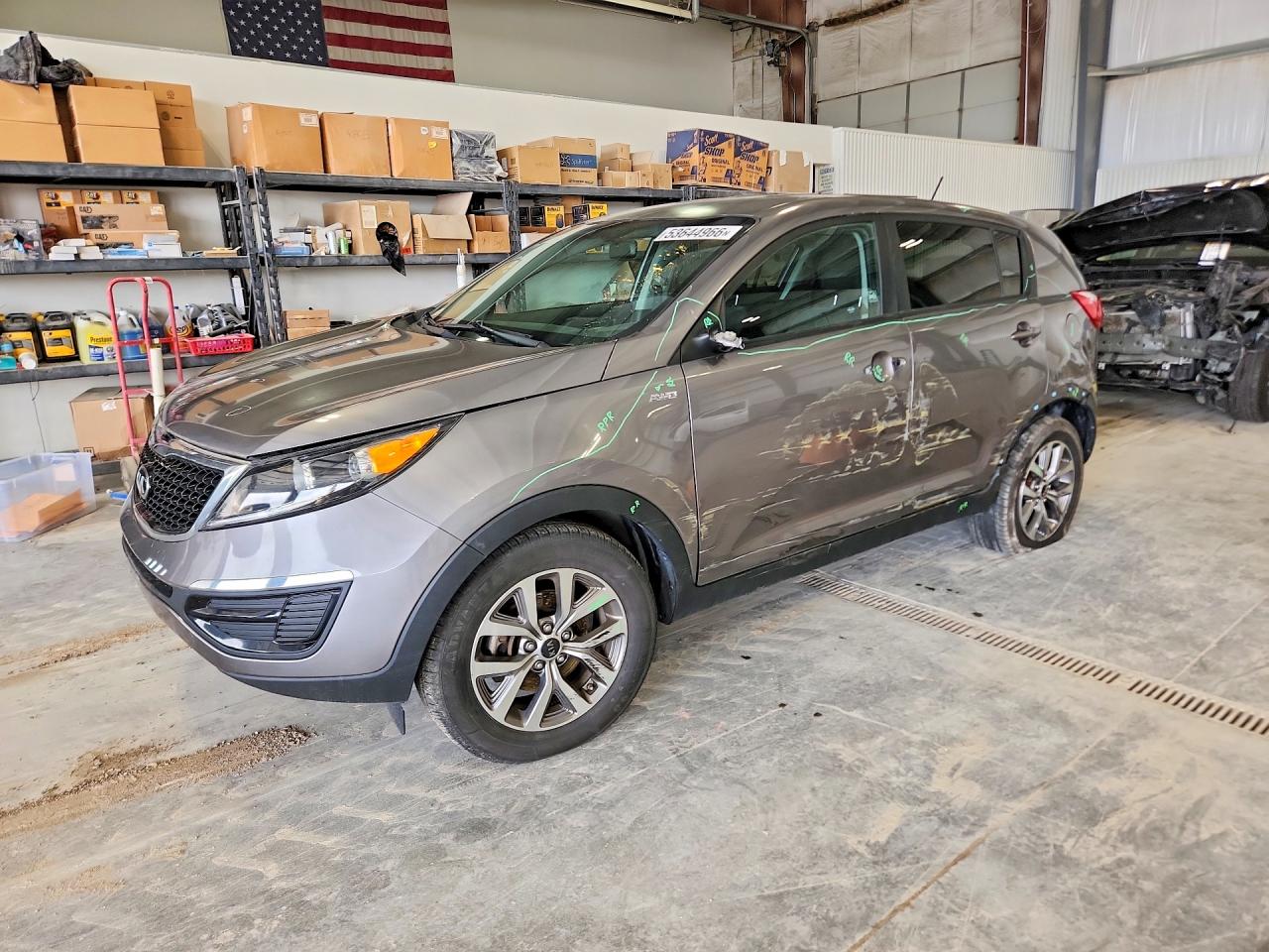 Salvage Kia Sportage Image