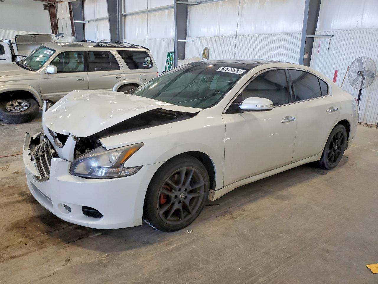 Salvage Nissan Maxima Image
