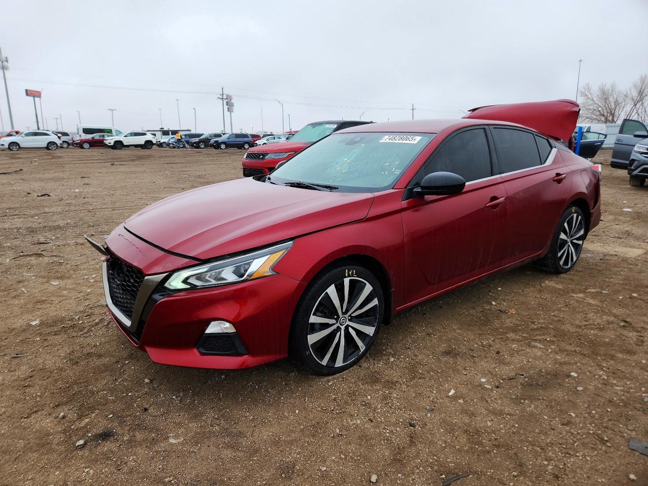 Salvage Nissan Altima Image