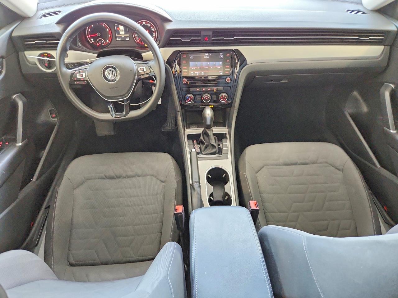 Volkswagen Passat S