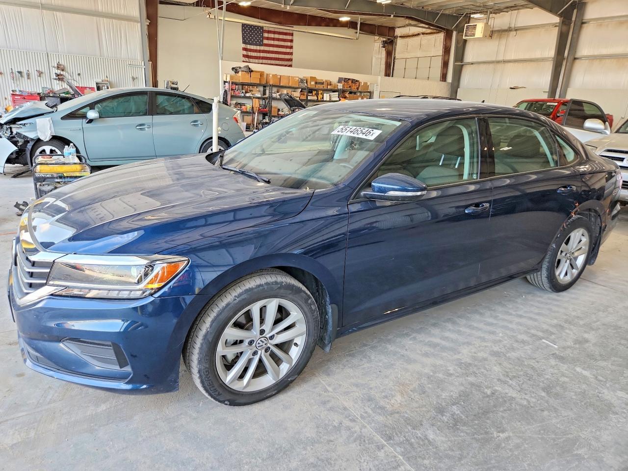 Salvage Volkswagen Passat Image