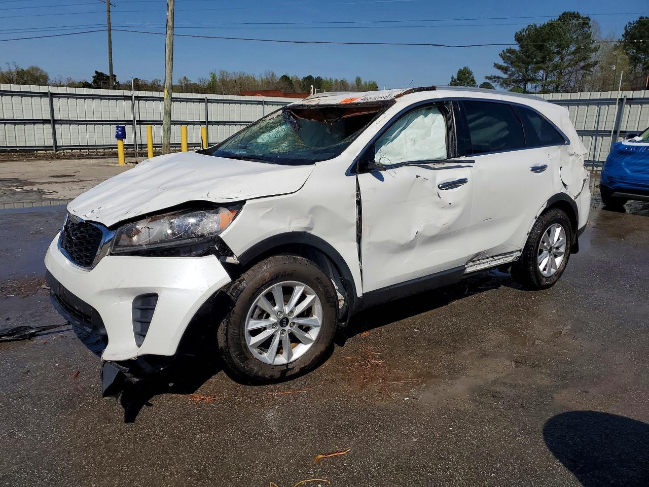Salvage Kia Sorento Image
