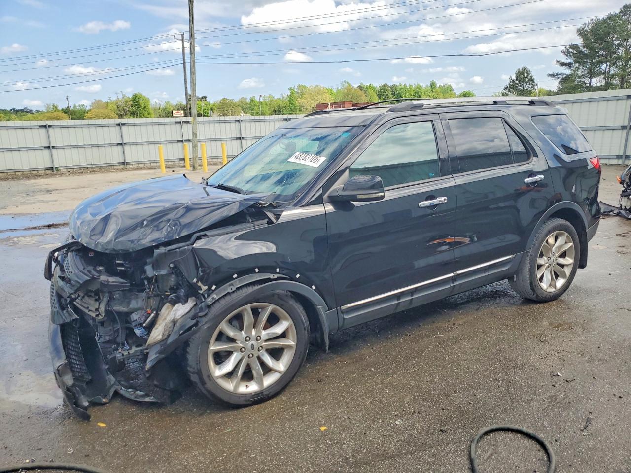 Salvage Ford Explorer Image