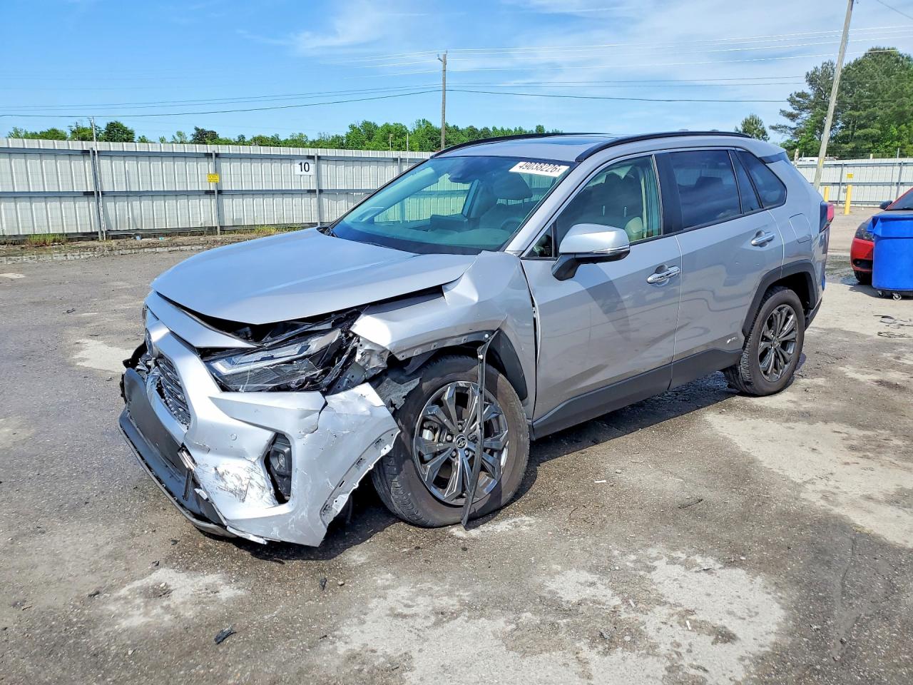 Salvage Toyota RAV4 Image