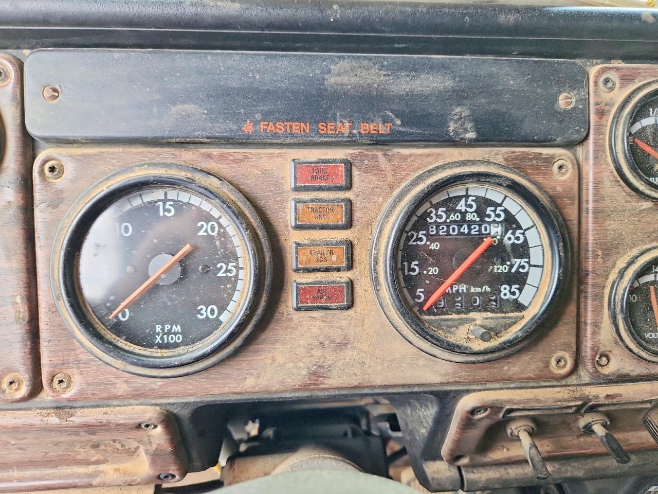 Freightliner Fld112