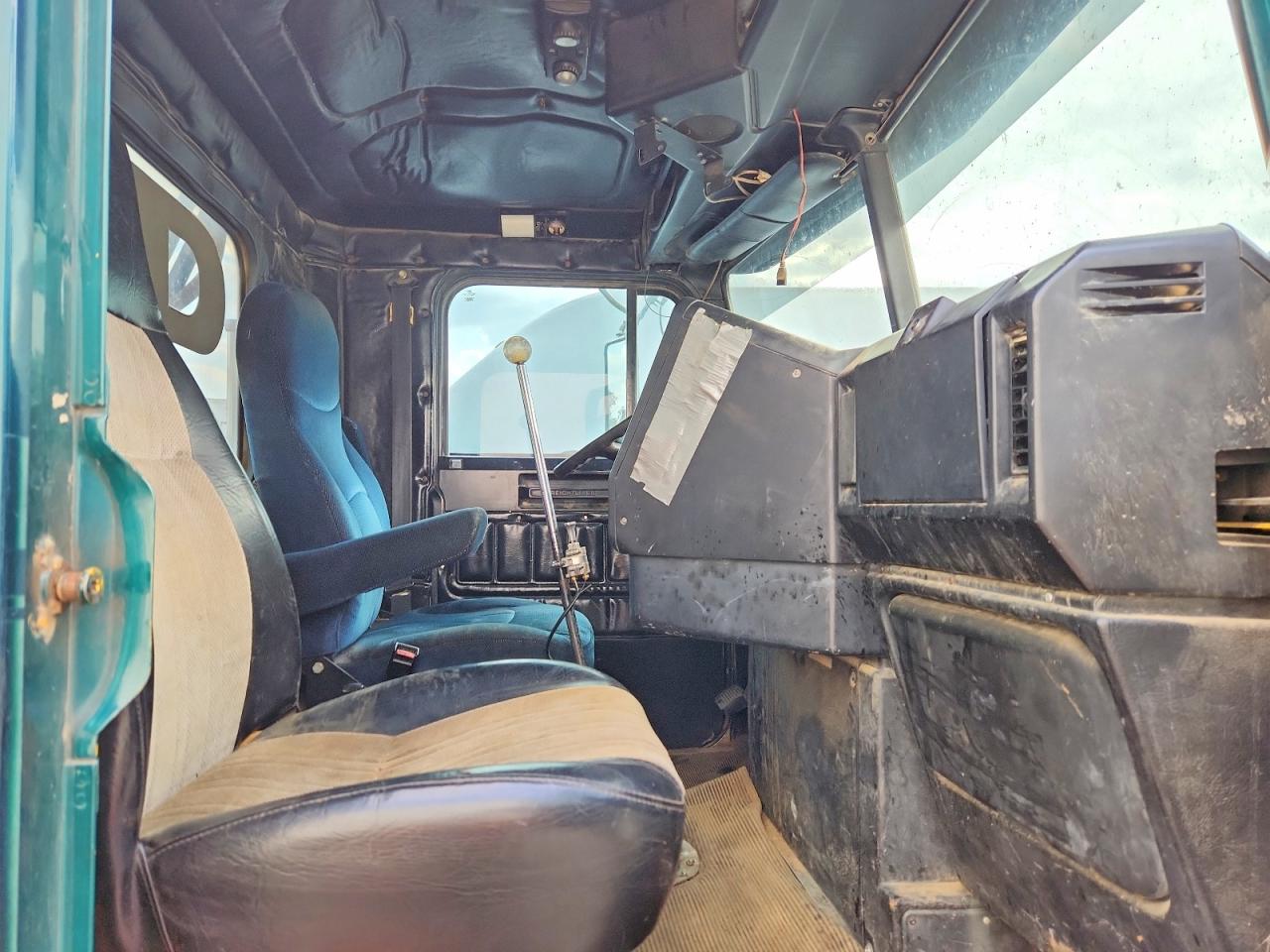 Freightliner Fld112