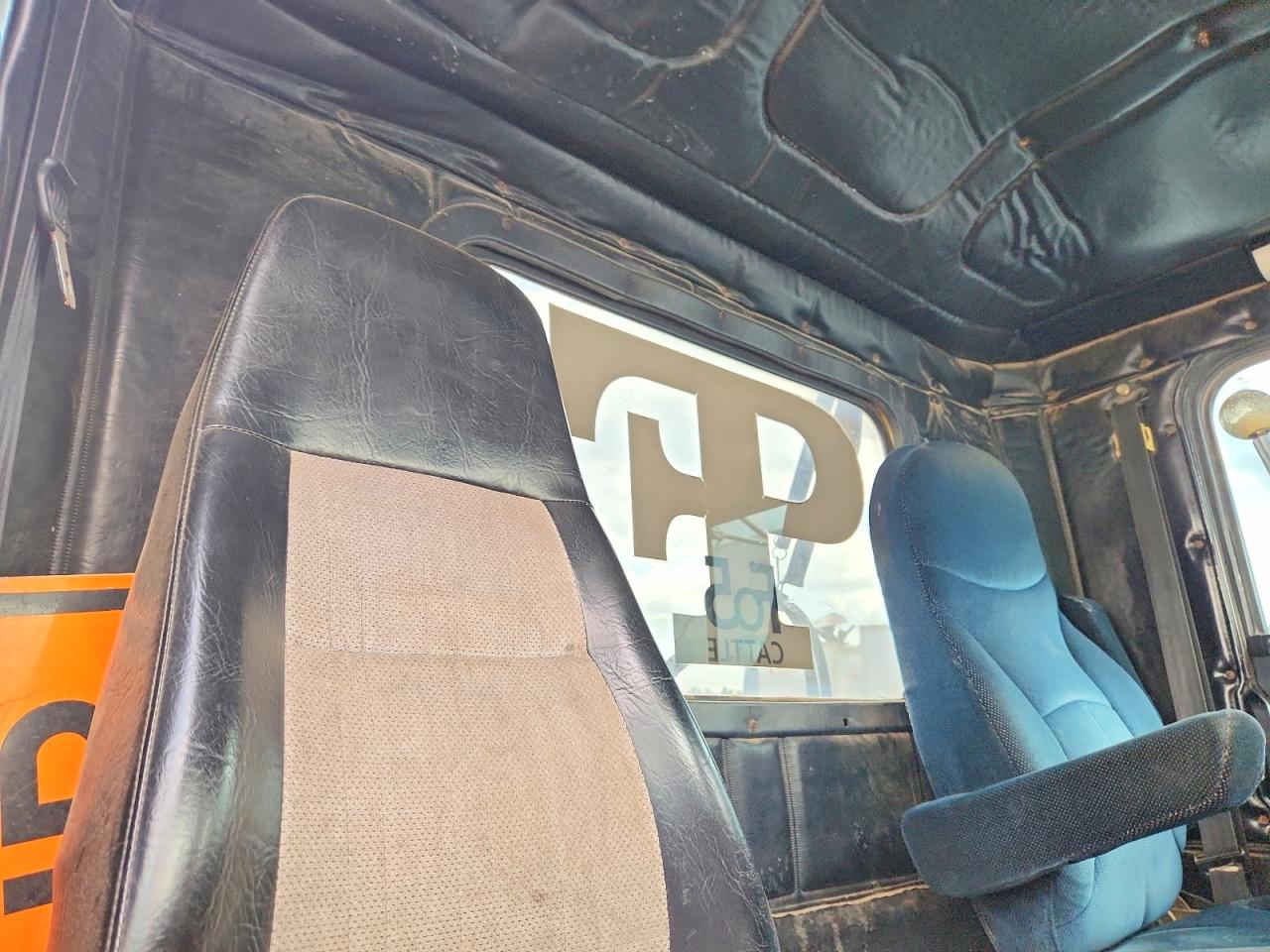 Freightliner Fld112