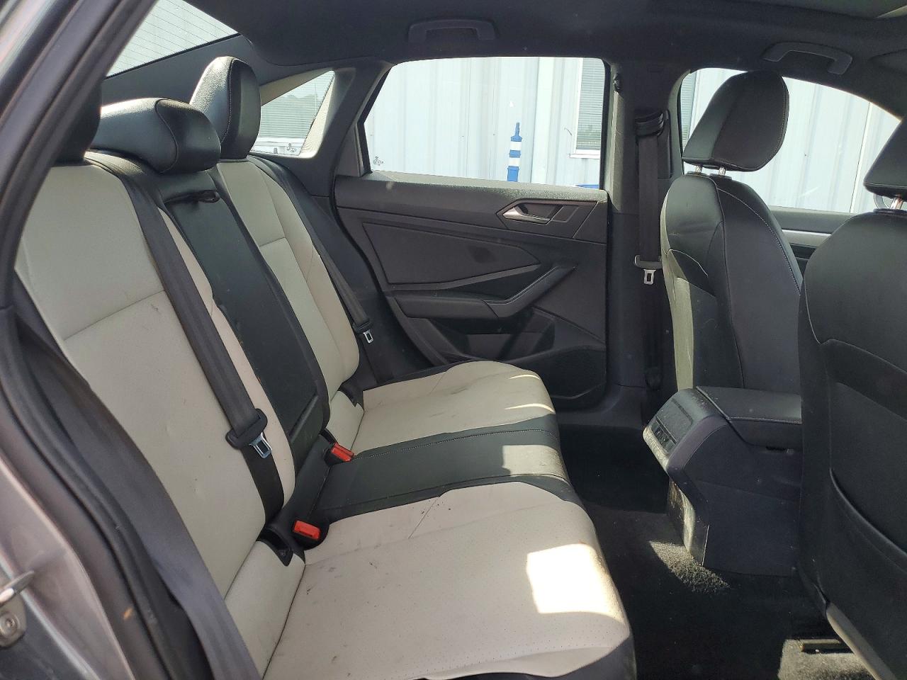 Volkswagen Jetta S
