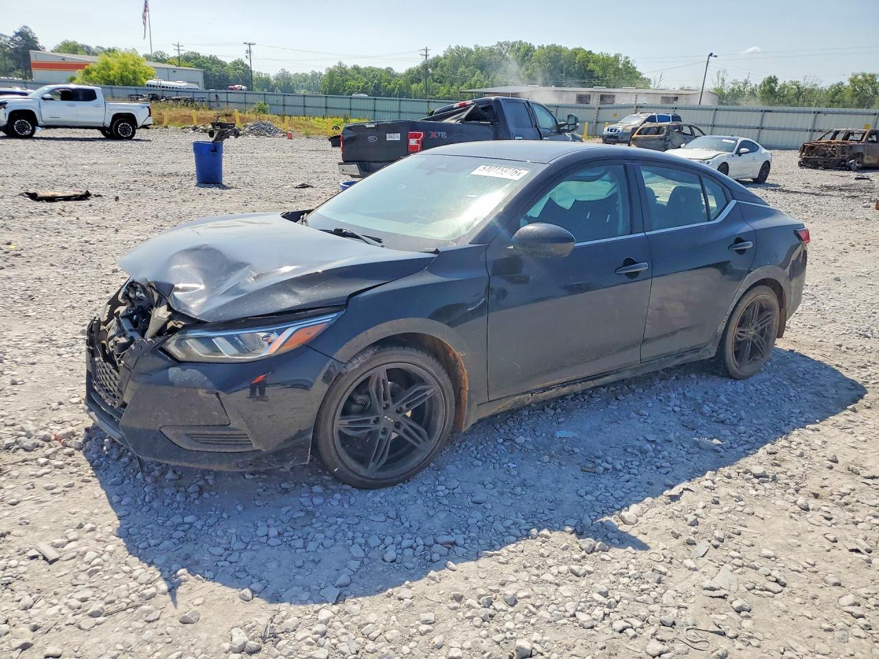 Salvage Nissan Sentra Image