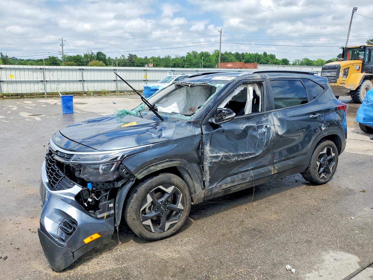 Salvage Kia Seltos Image