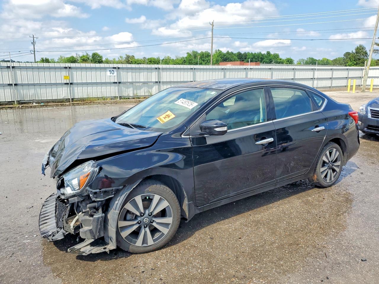 Salvage Nissan Sentra Image