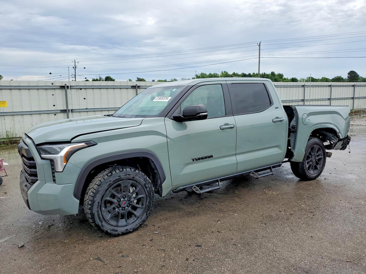 Salvage Toyota Tundra Image