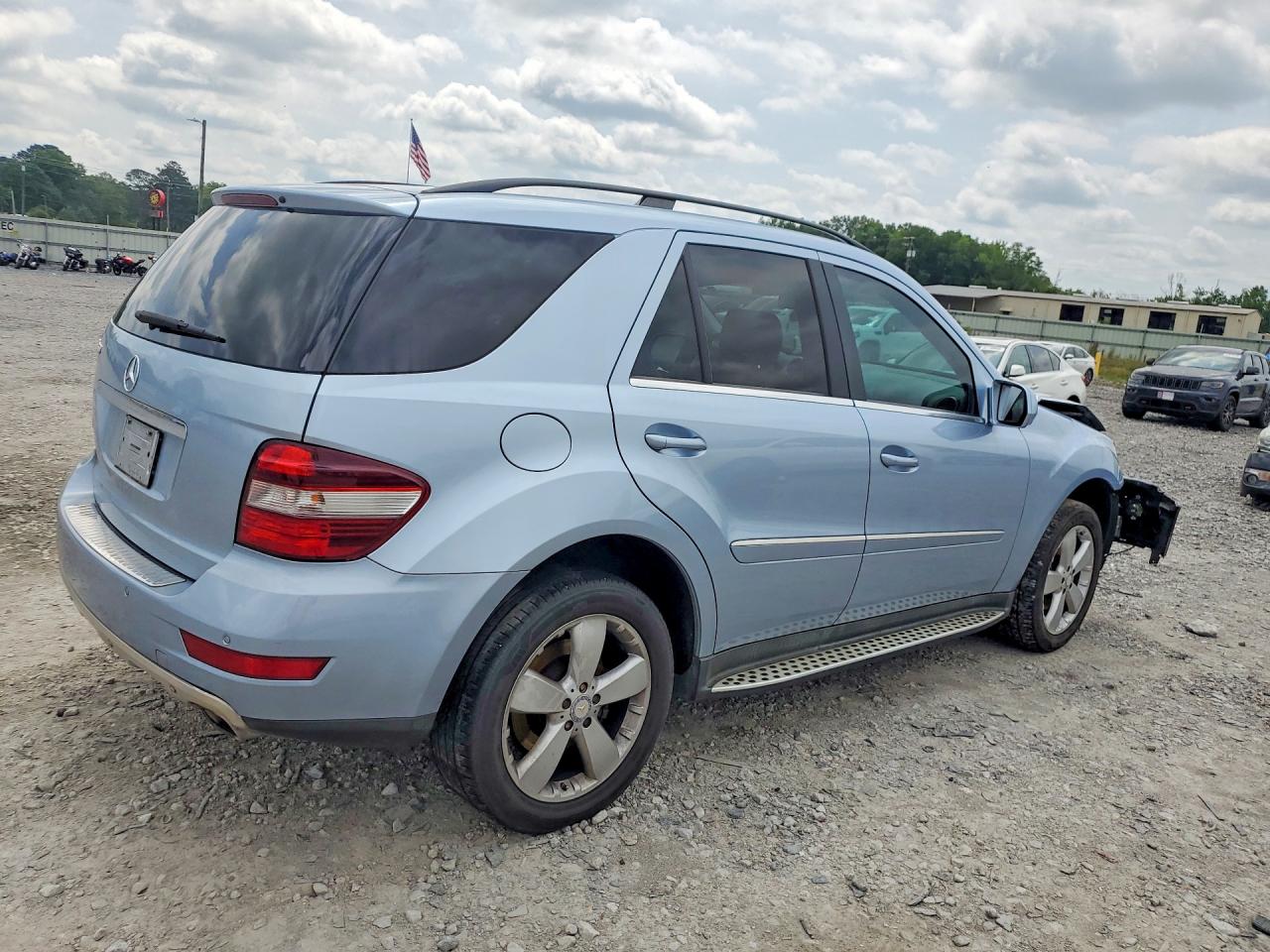 Mercedes-Benz M-Class 350