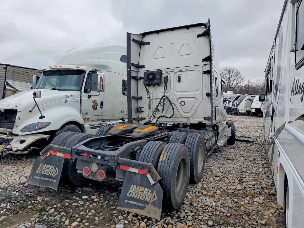Freightliner Cascadia 1