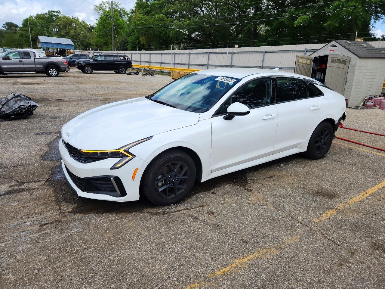 Salvage Kia K5 Image