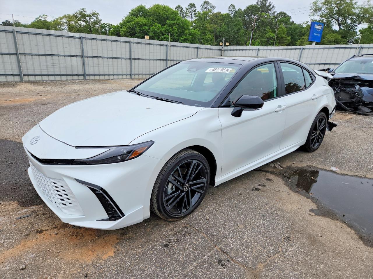 Salvage Toyota Camry Image