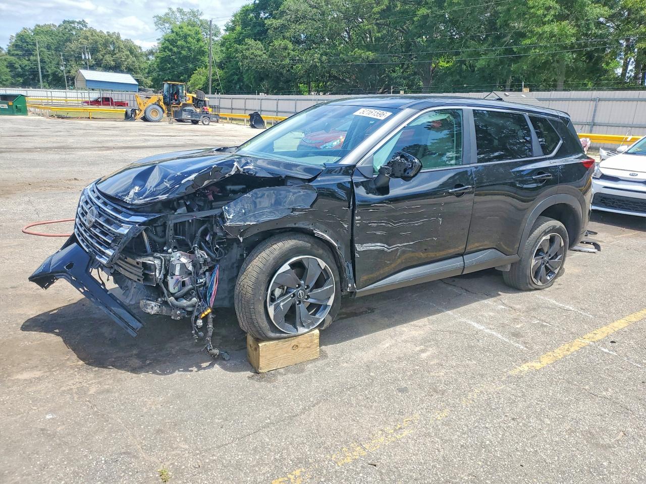 Salvage Nissan Rogue Image