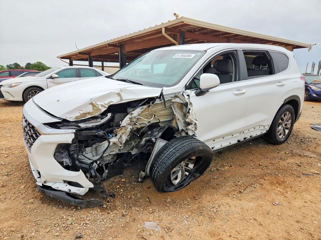 Salvage Hyundai SANTA FE Image