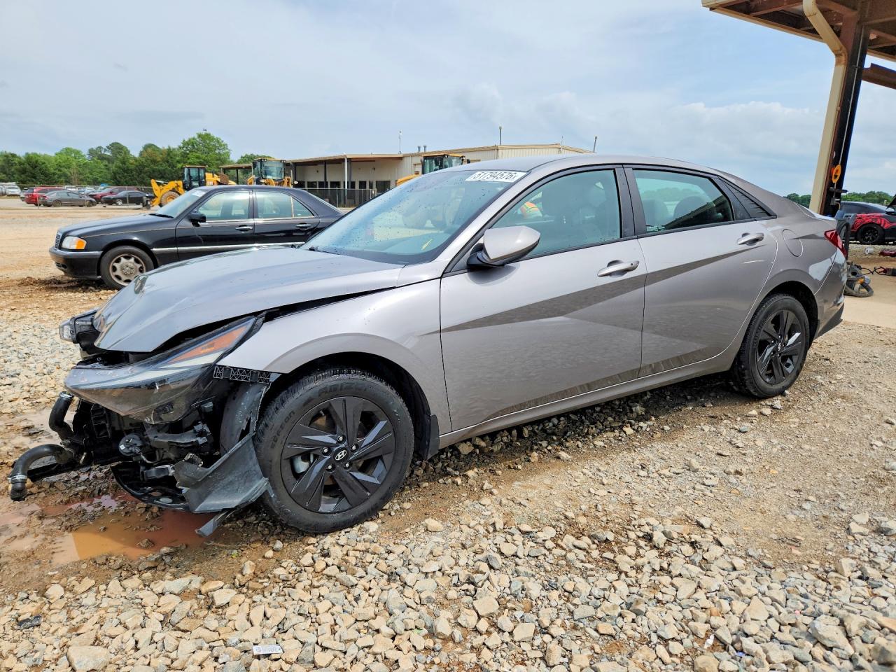 Salvage Hyundai ELANTRA Image