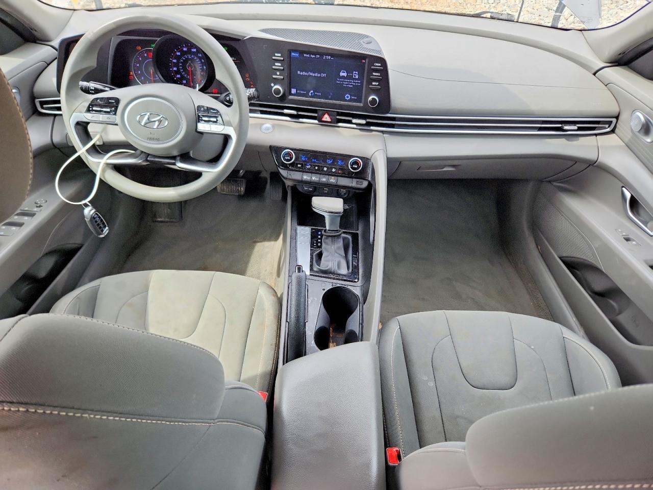 Hyundai ELANTRA Sel