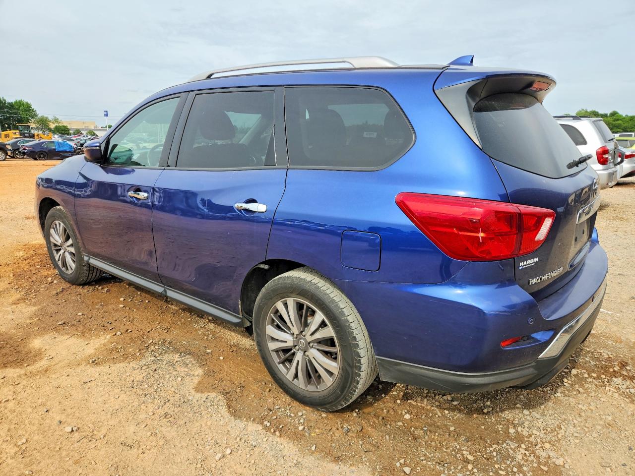 Nissan Pathfinder Sv