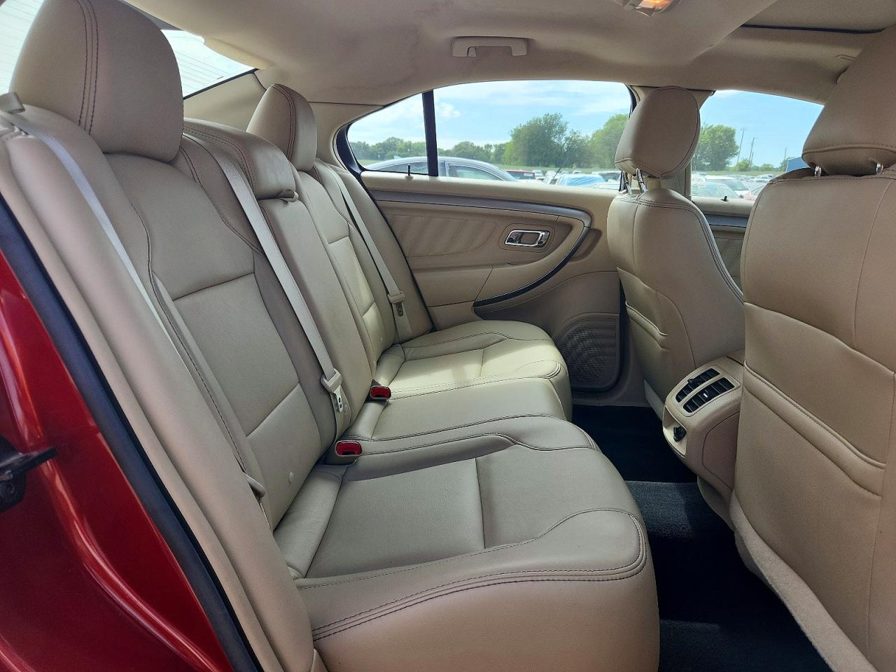 Ford Taurus Sel