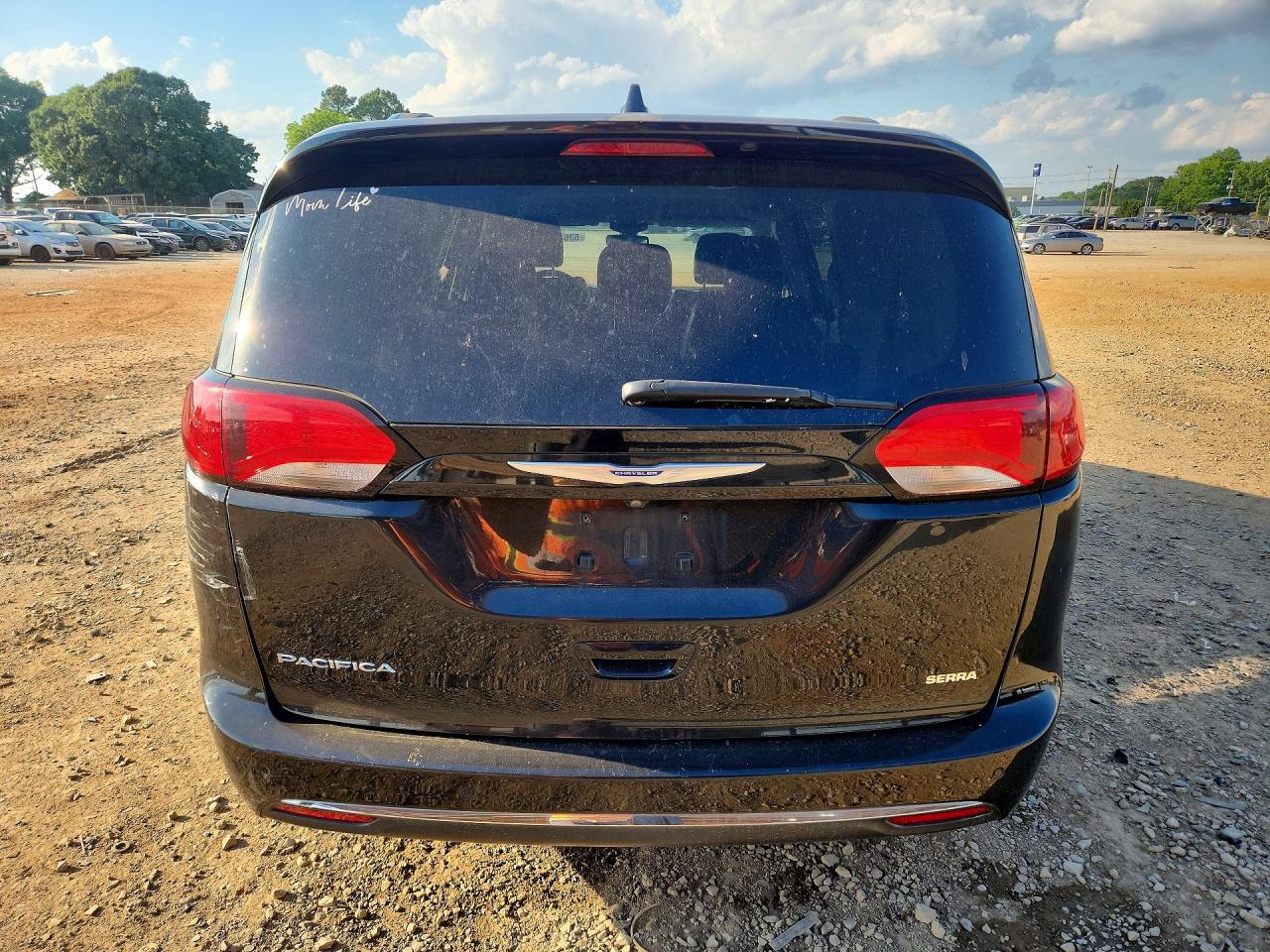 Chrysler Pacifica Touring L