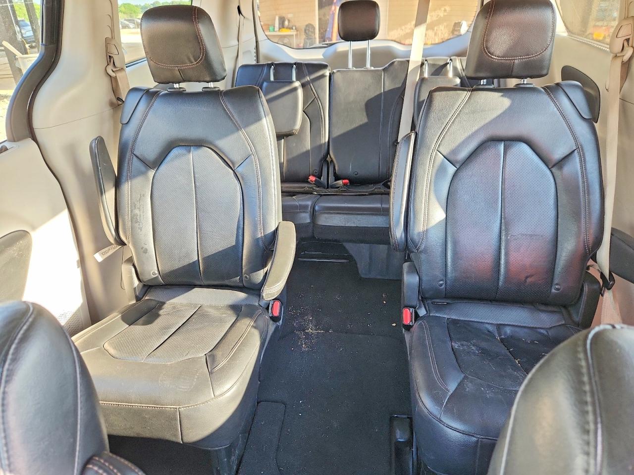 Chrysler Pacifica Touring L