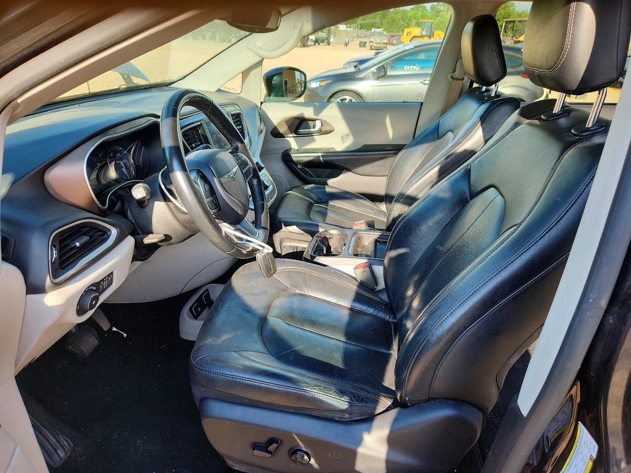 Chrysler Pacifica Touring L