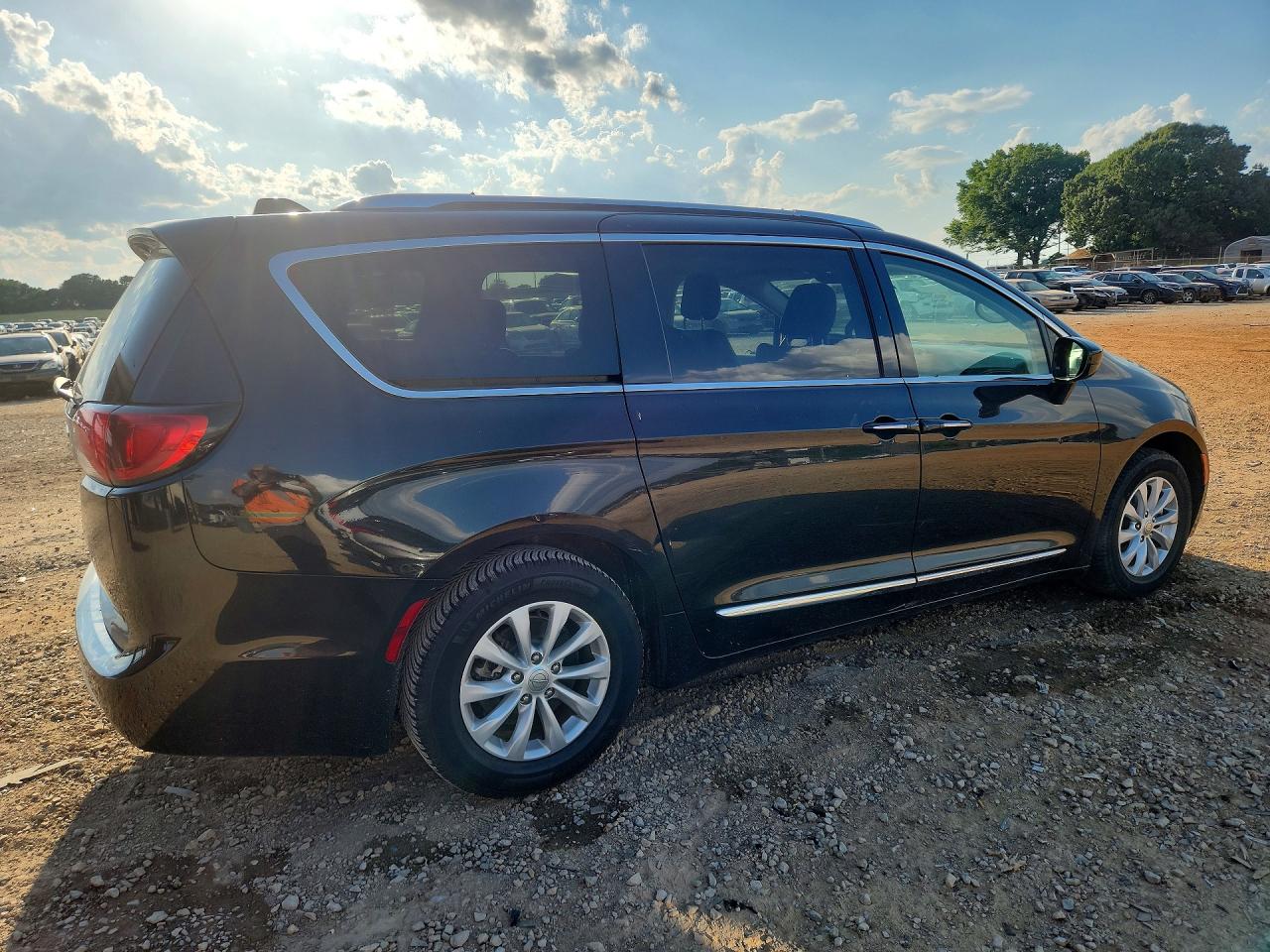 Chrysler Pacifica Touring L