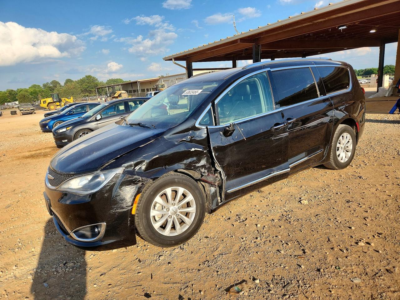 Salvage Chrysler Pacifica Image