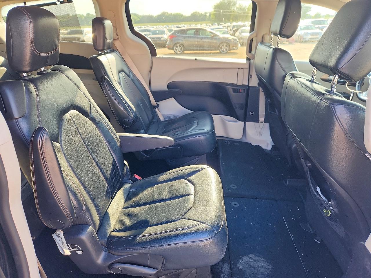 Chrysler Pacifica Touring L
