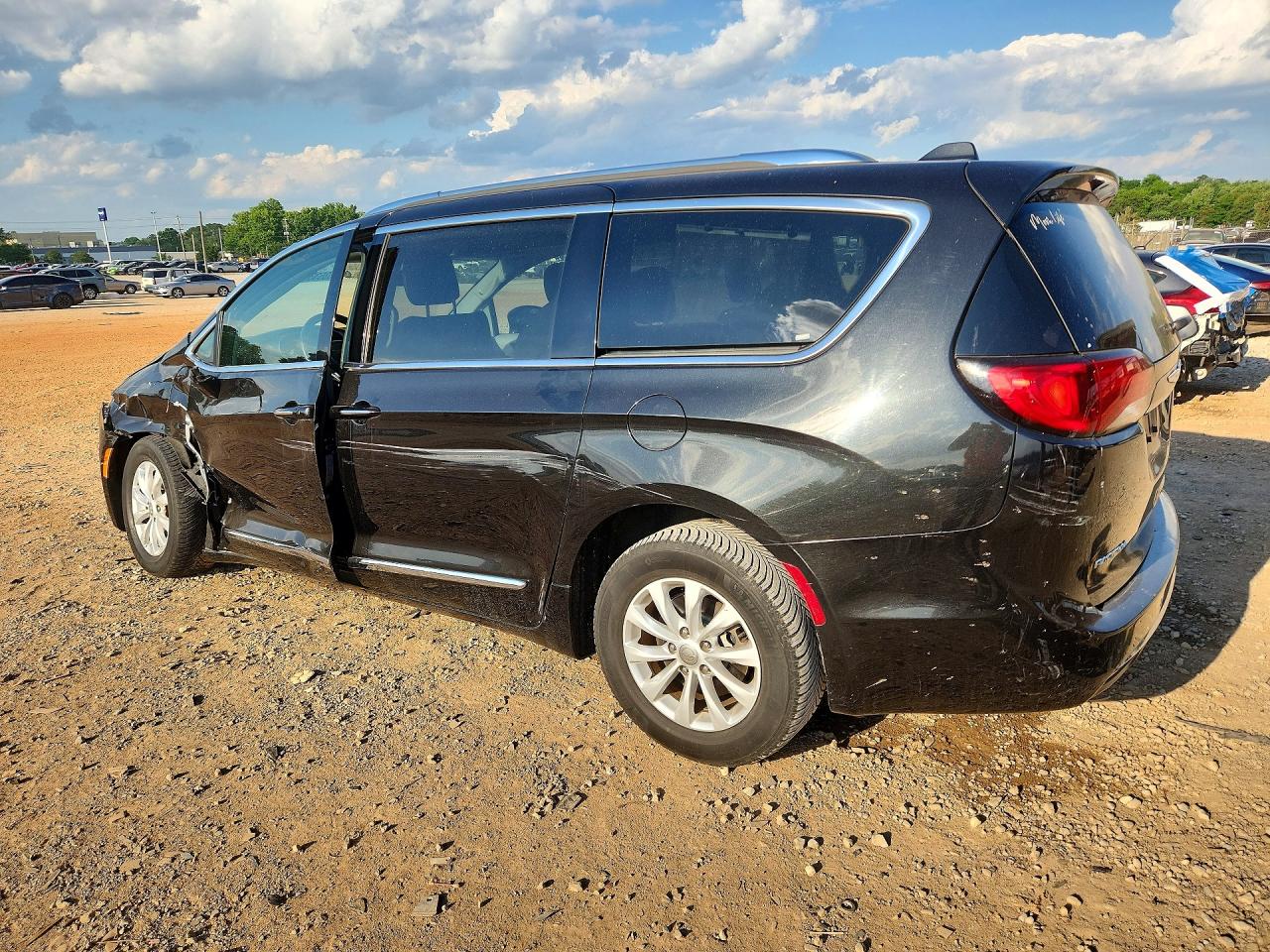 Chrysler Pacifica Touring L