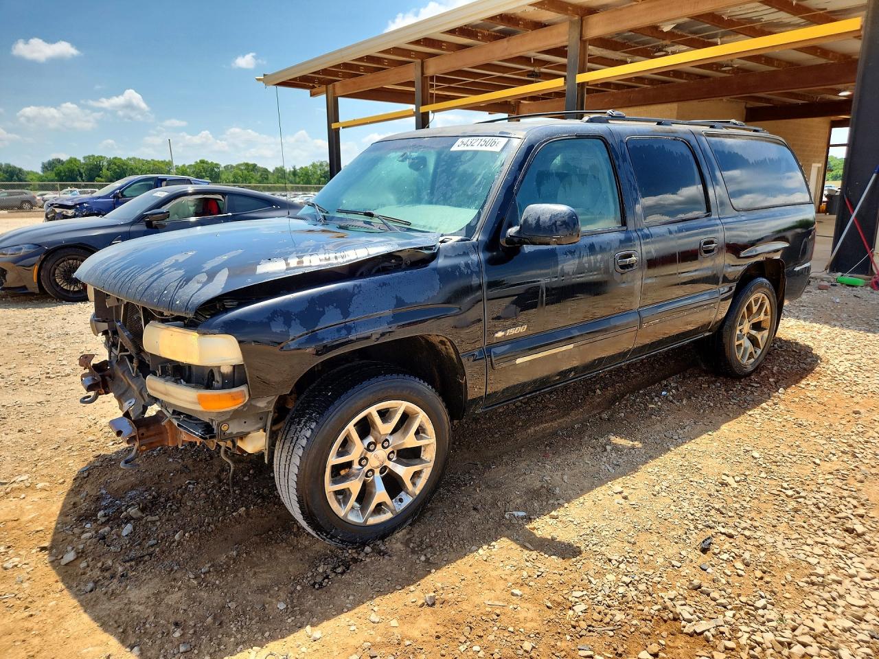 Salvage Chevrolet Suburban Image