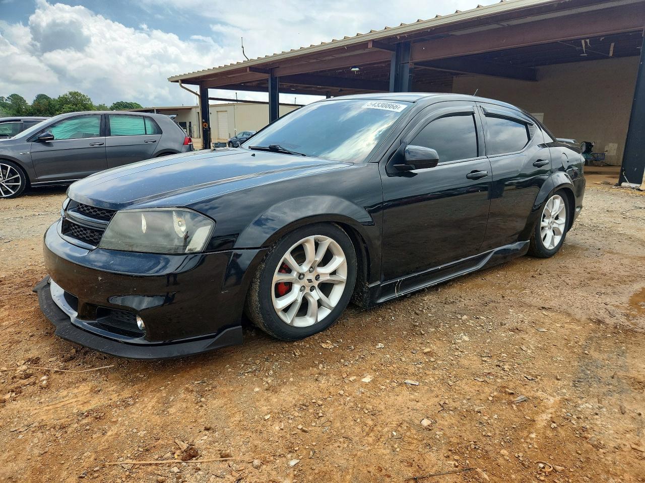 Salvage Dodge Avenger Image