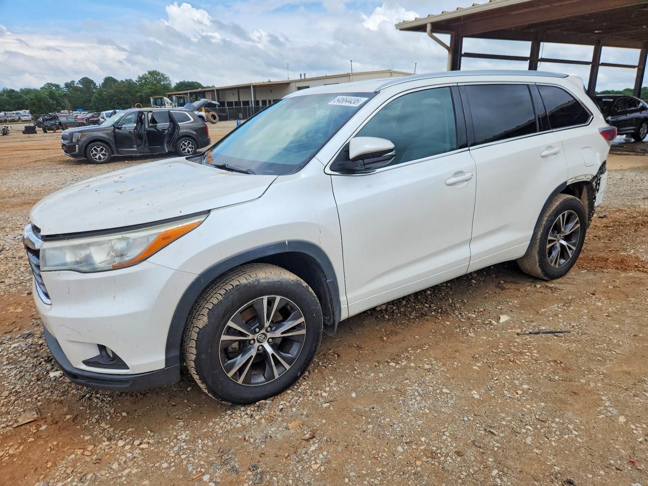 Salvage Toyota Highlander Image