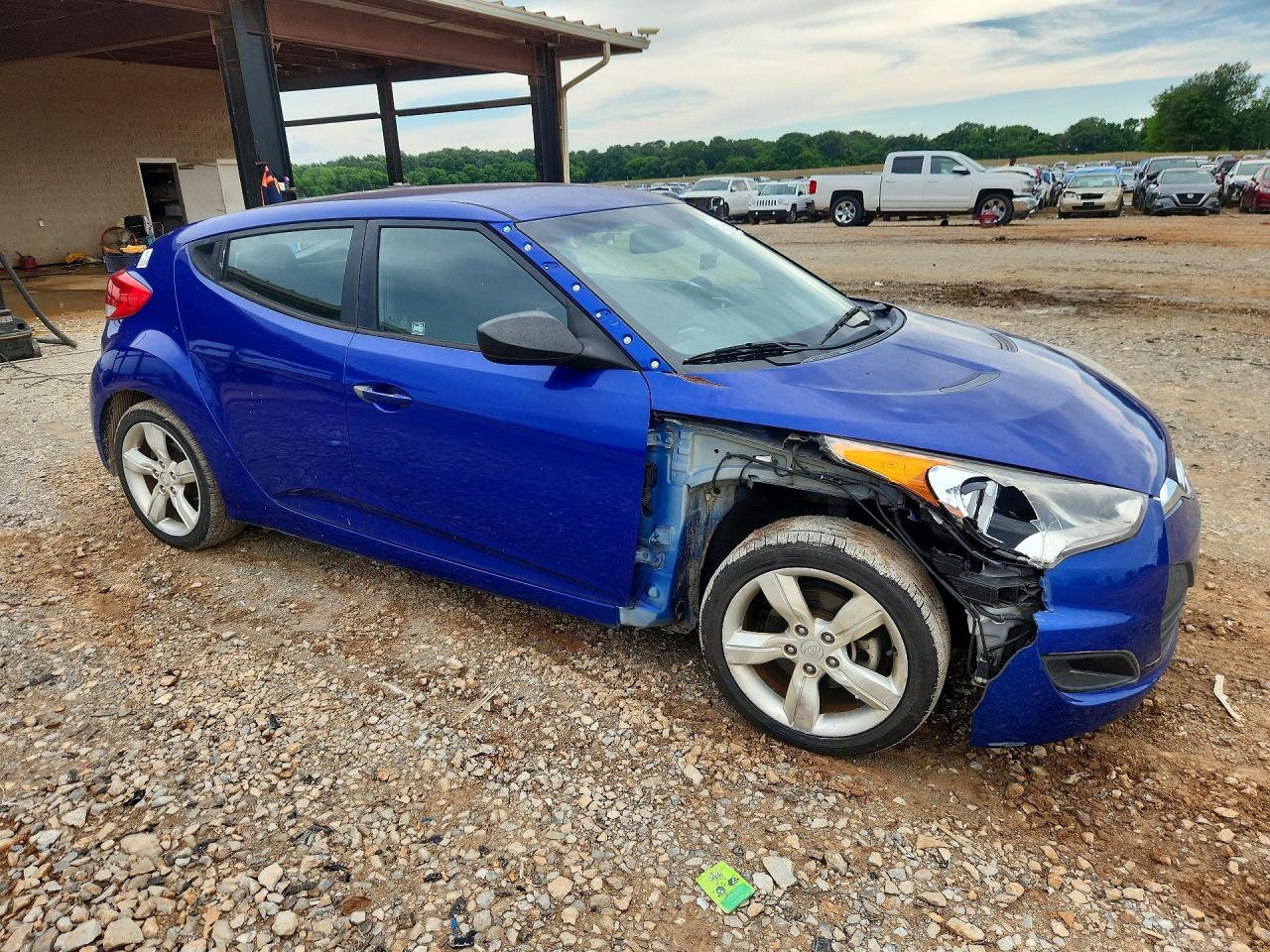 Hyundai VELOSTER Base