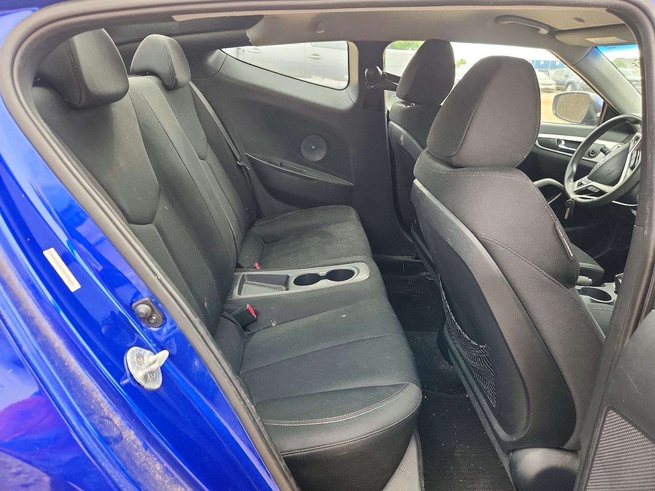 Hyundai VELOSTER Base