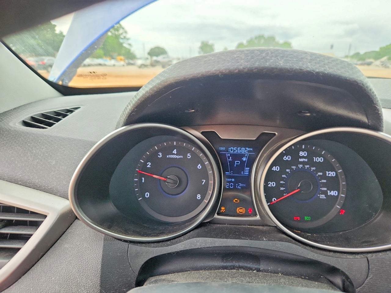 Hyundai VELOSTER Base
